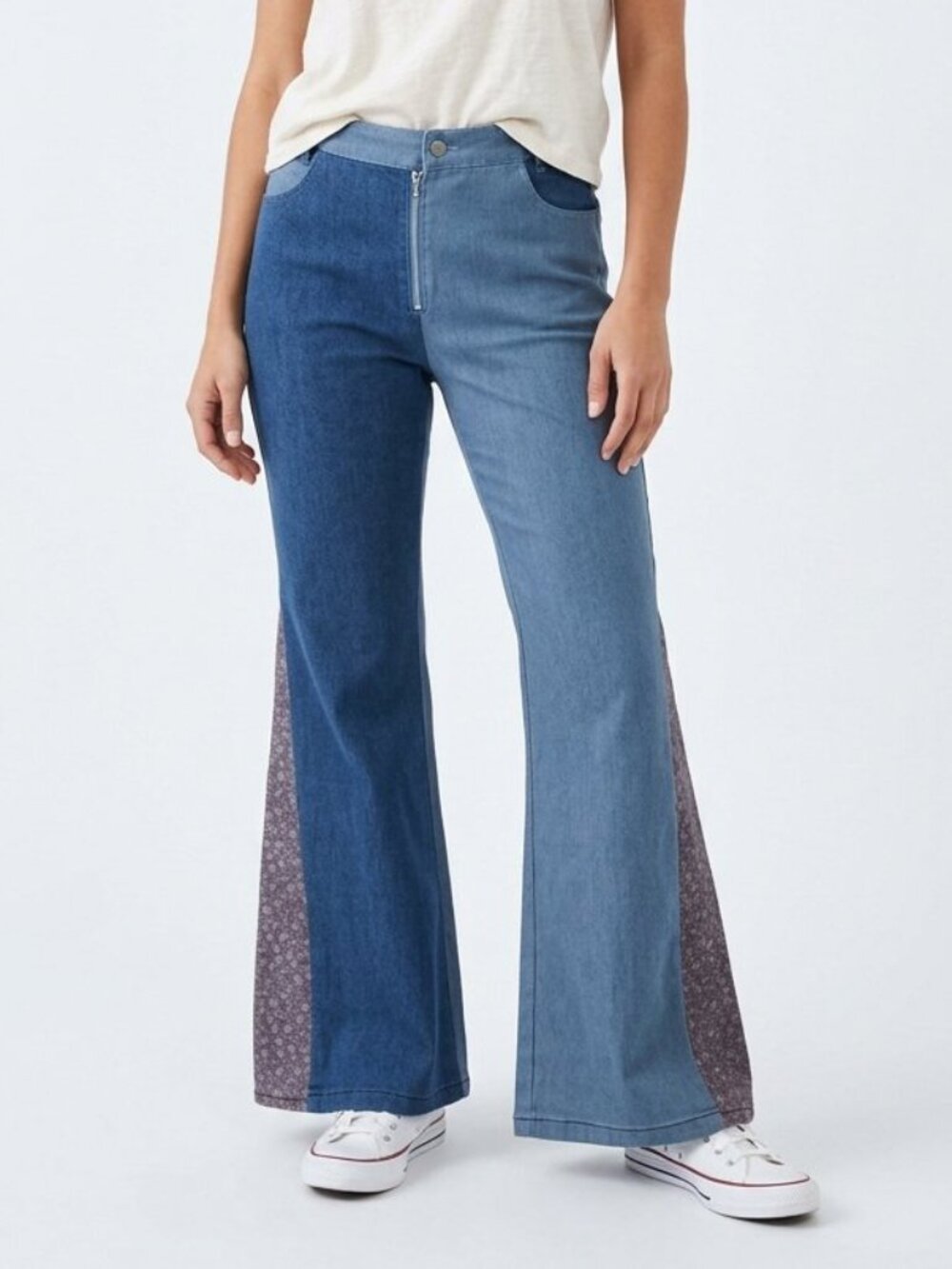 en saison Two-Tone Denim Patchwork Floral Flare Jeans – Size S EUC